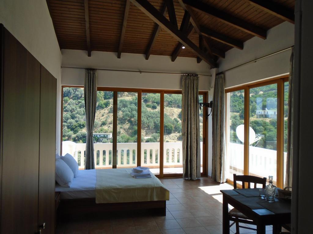 Kámbos Lefteris Rooms מראה חיצוני תמונה